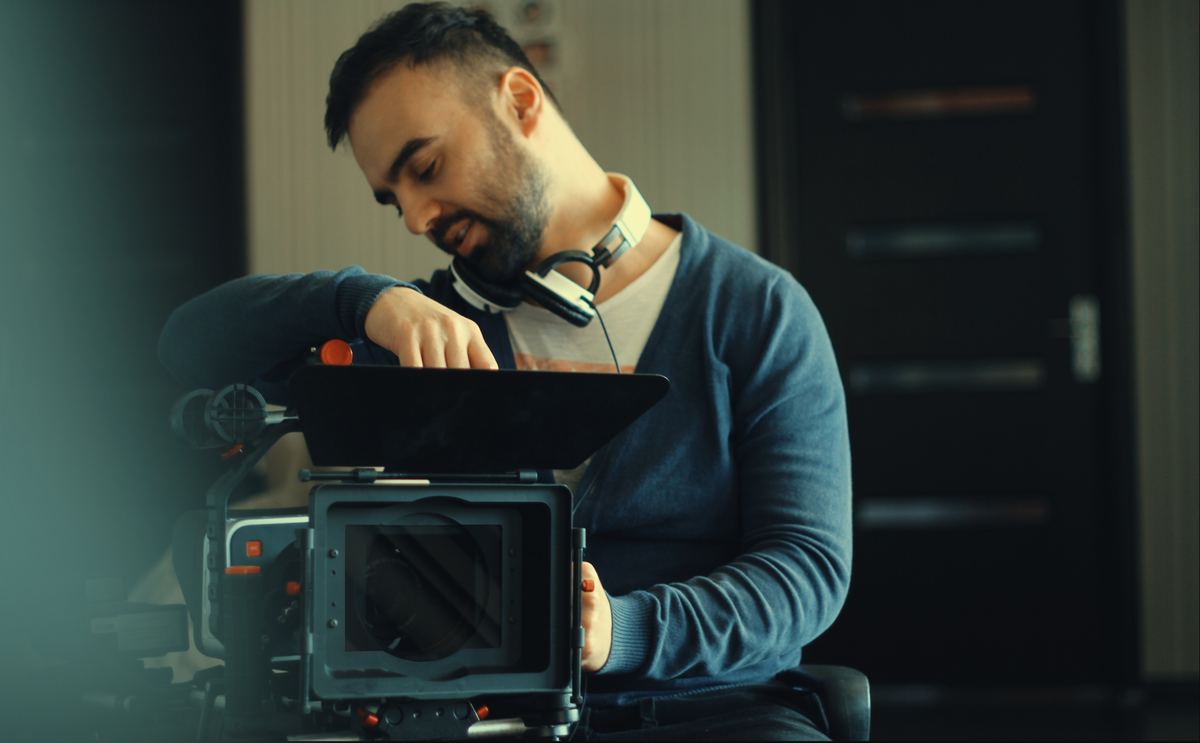 Rec Revan behind the camera on the set of OBITUS.